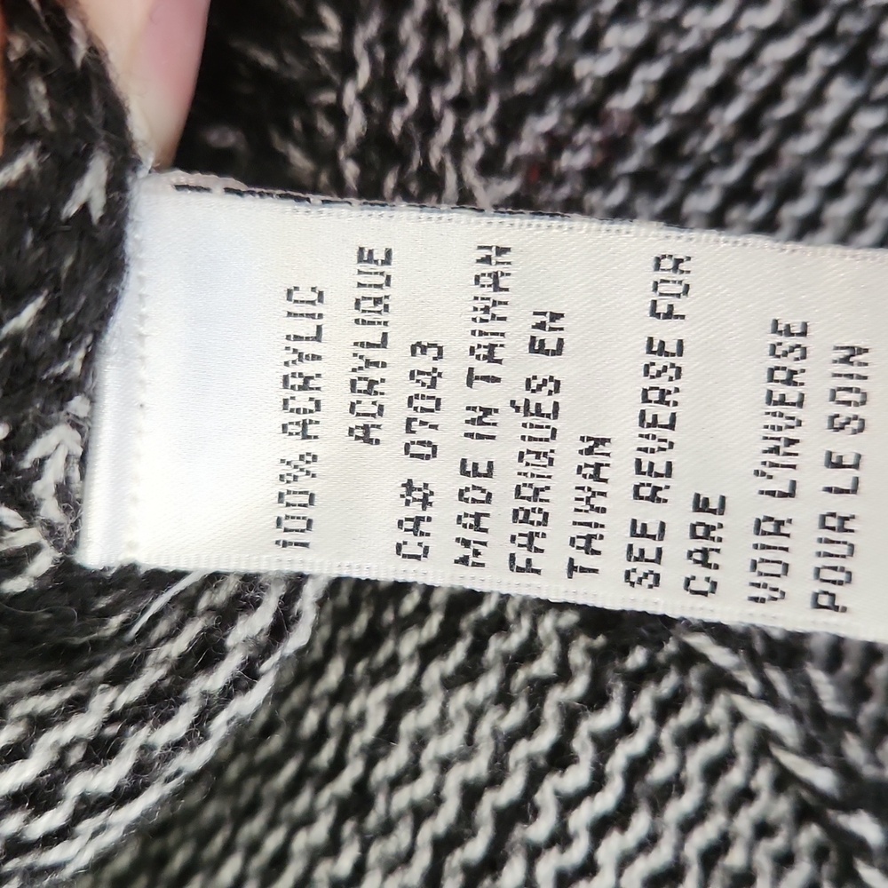 Vintage Carducci Draped Knit Cardigan – Textured & Cozy - Picture 4 of 10